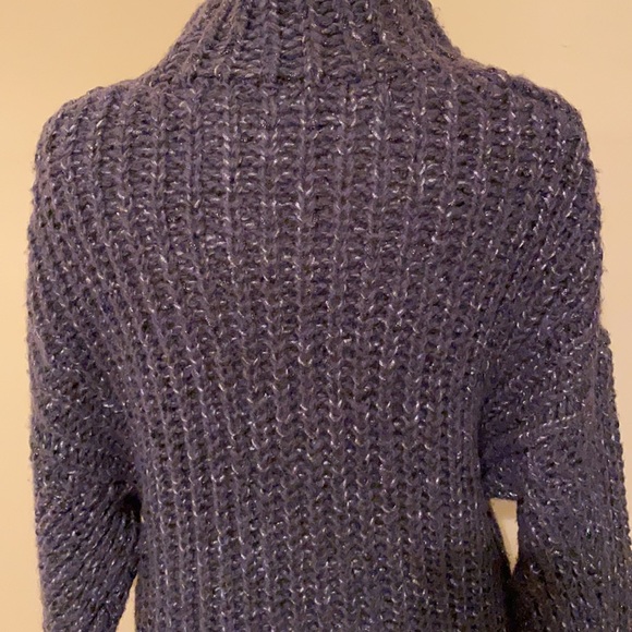 Express sweater - Picture 8 of 13